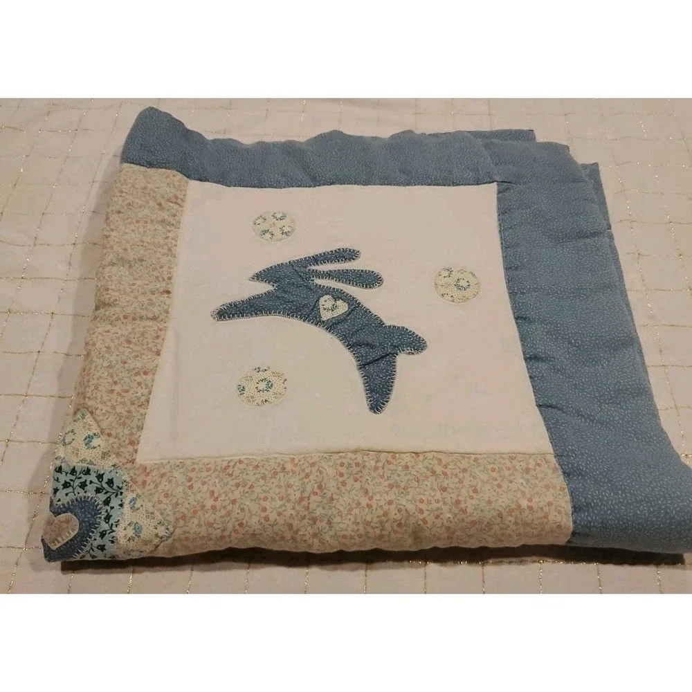 Small baby‎ quilt Blue Beige Bunny Flowers Heart Vtg Square 32Lx34W 90's